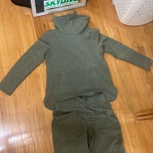 Green sweatsuit Haven Well Within medium never worn